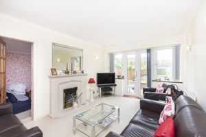 Lounge- click for photo gallery